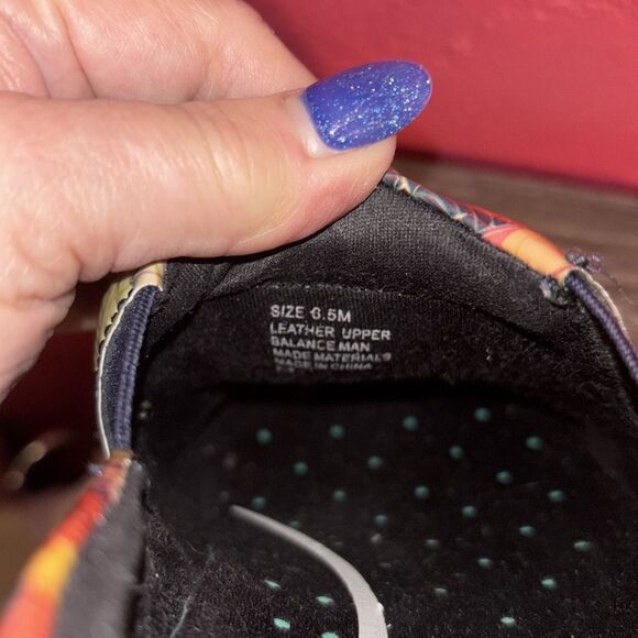 Klogs colorful swirls print shoes. Size 6.5. - Picture 6 of 8